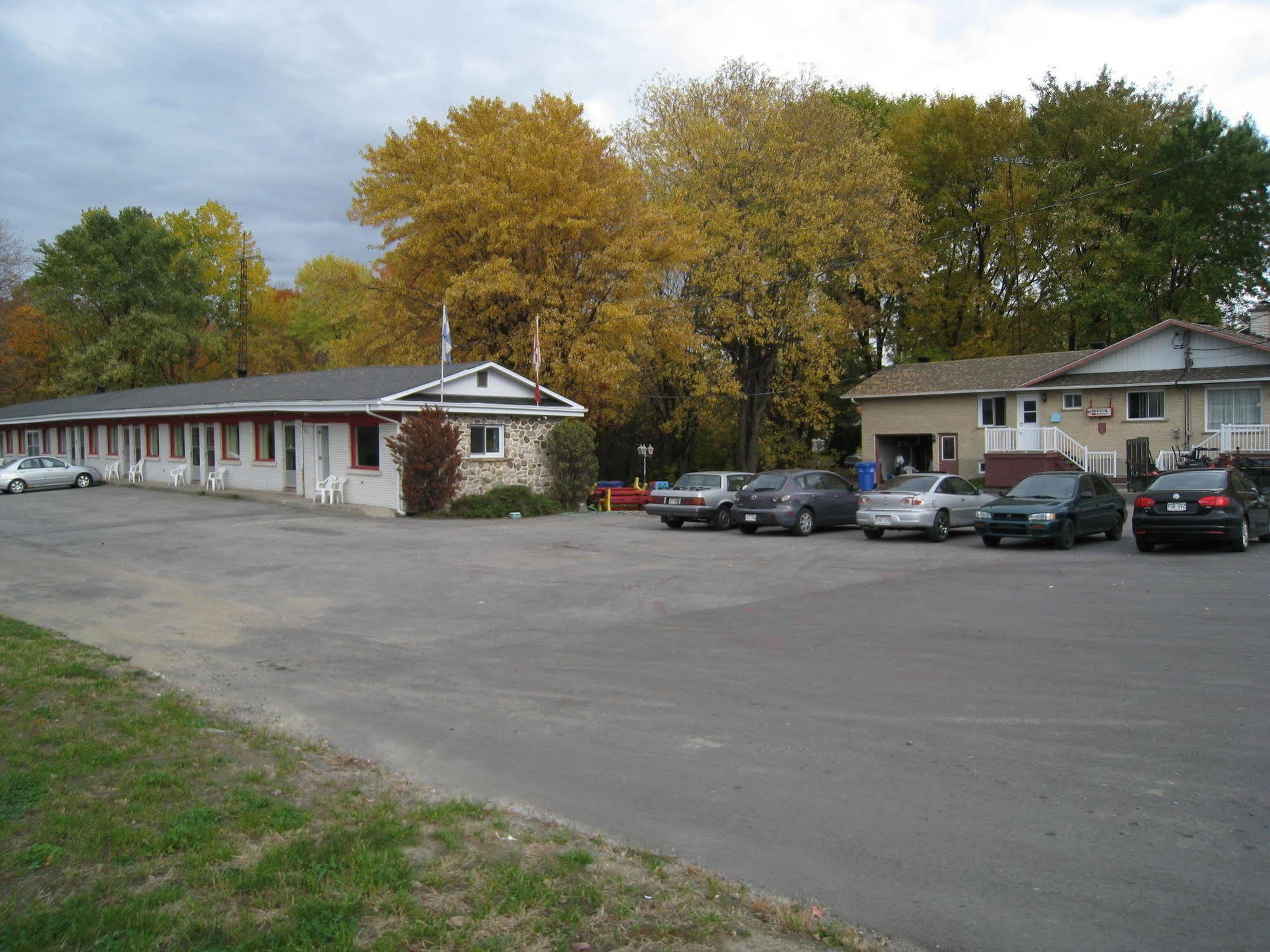 Motel Des Erables Coteau-du-Lac Luaran gambar